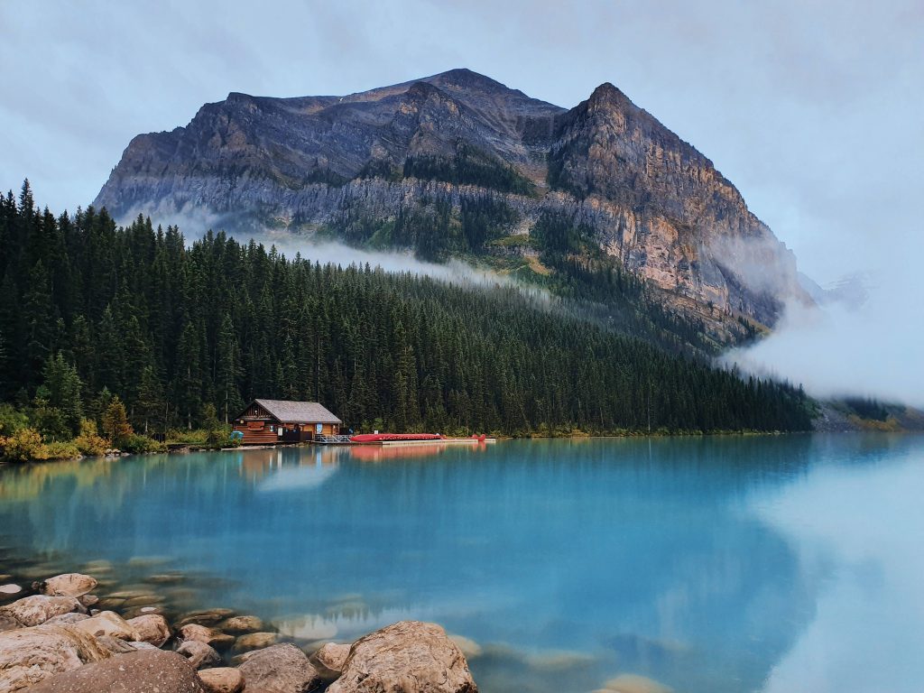 A mountain view with a lake below